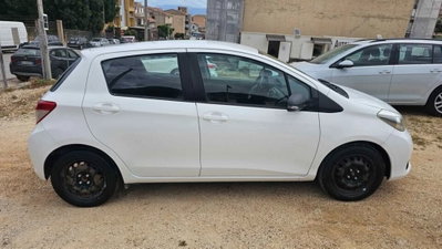 Toyota Yaris 1.D-4D 5 porte (10)