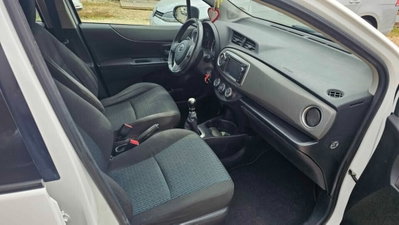 Toyota Yaris 1.D-4D 5 porte (5)
