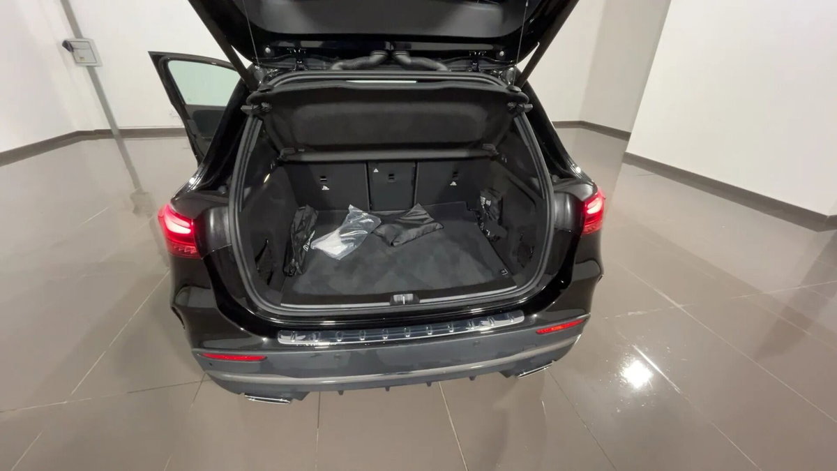 Mercedes-Benz GLA SUV 200 d AMG Line Premium Plus 4matic auto (10)