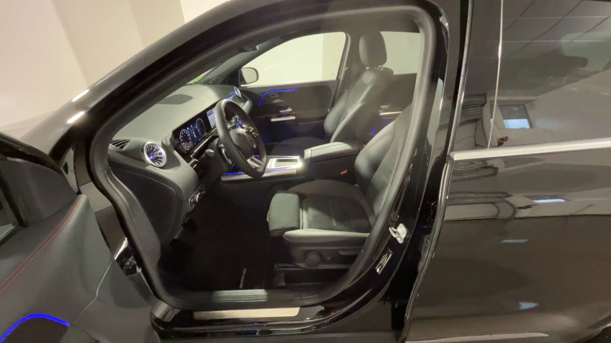 Mercedes-Benz GLA SUV 200 d AMG Line Premium Plus 4matic auto (8)