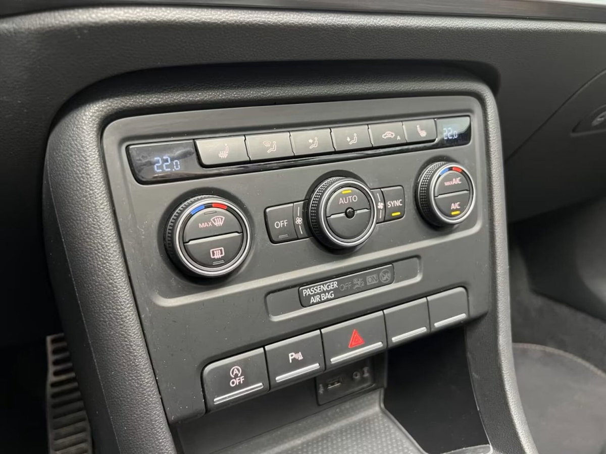 Volkswagen Maggiolino Cabrio 1.2 TSI Design (16)
