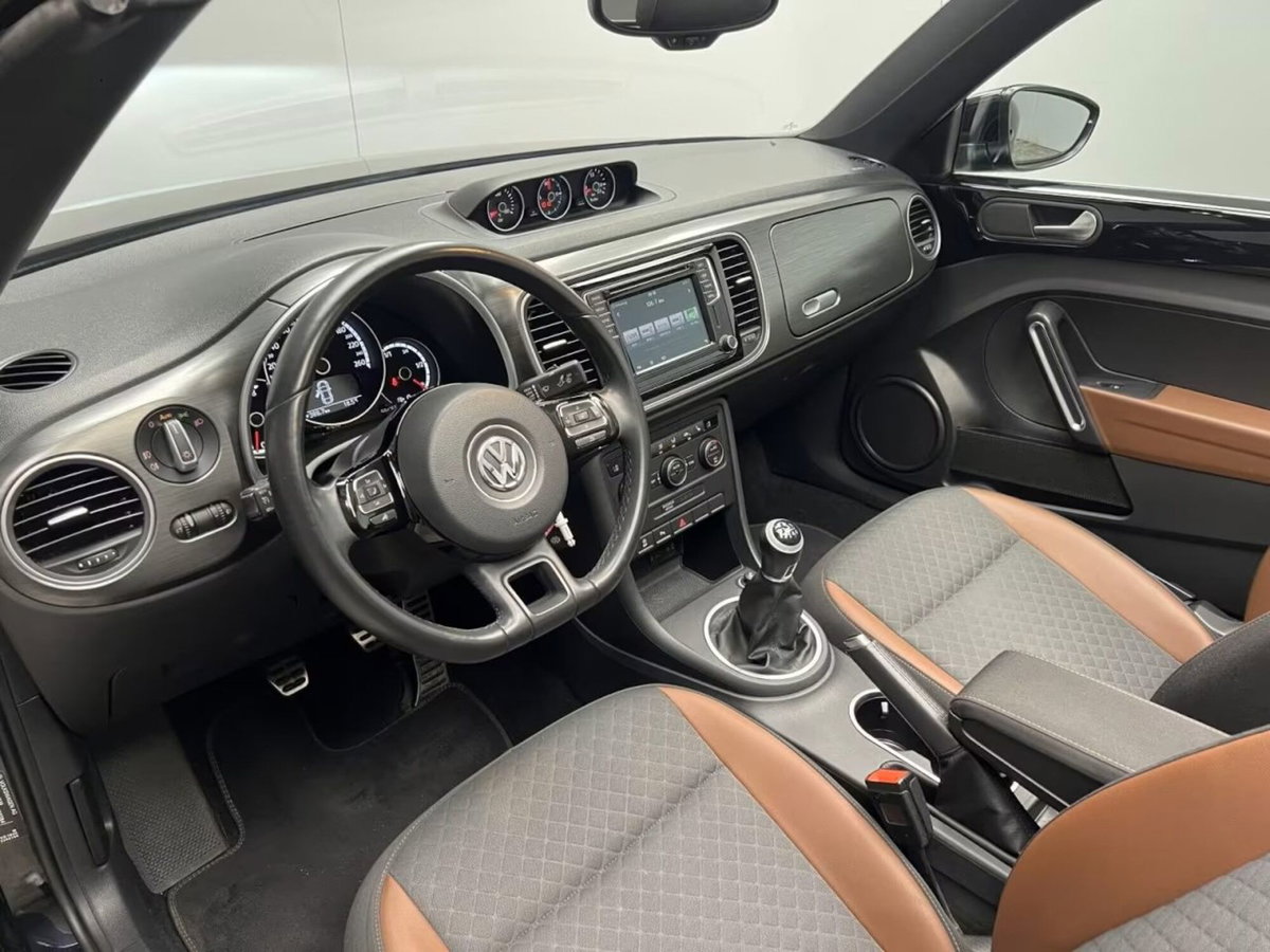 Volkswagen Maggiolino Cabrio 1.2 TSI Design (9)
