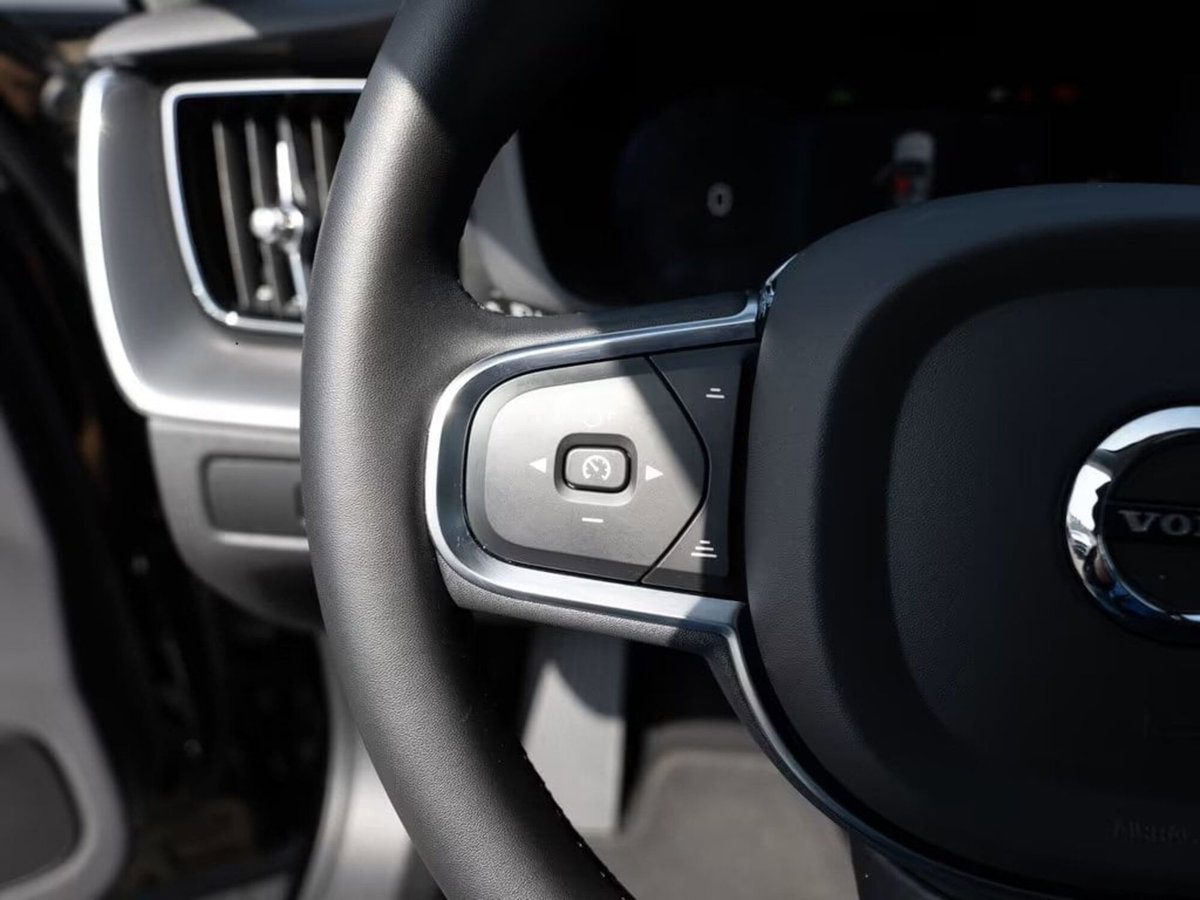 Volvo XC60 B4 automatico Core (14)