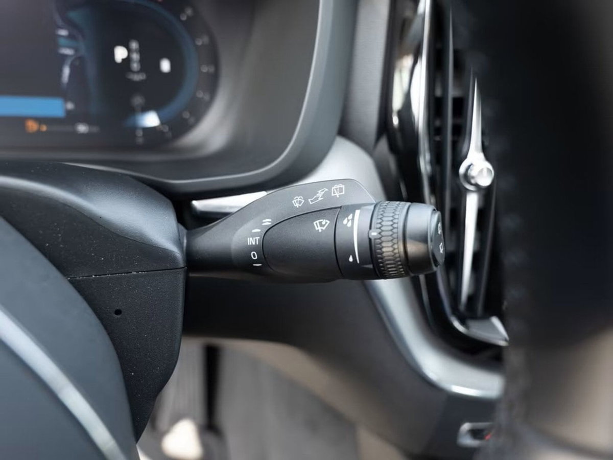 Volvo XC60 B4 automatico Core (15)