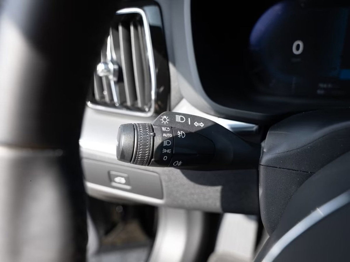 Volvo XC60 B4 automatico Core (16)
