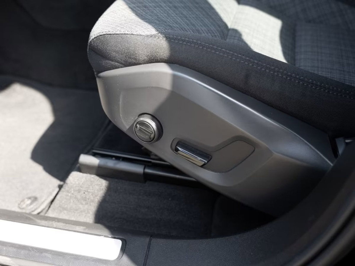 Volvo XC60 B4 automatico Core (17)