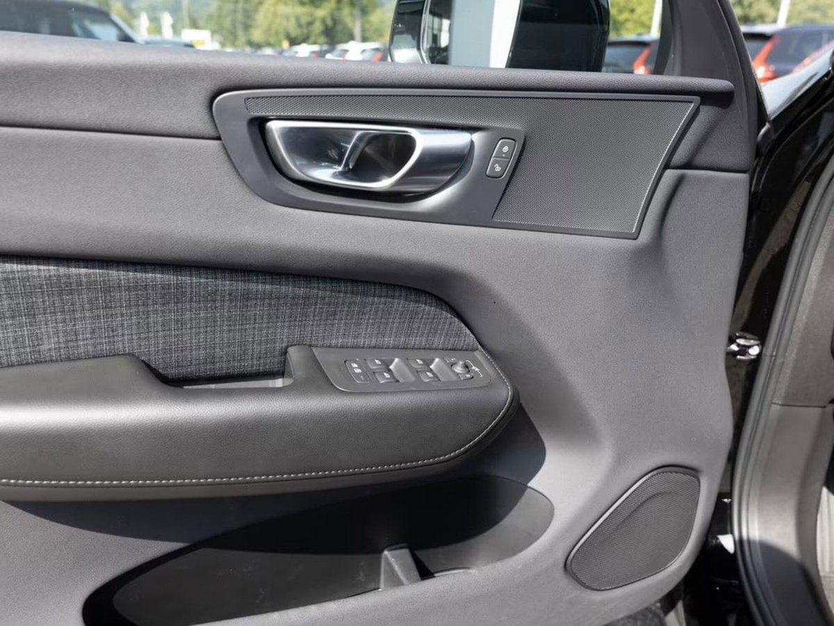 Volvo XC60 B4 automatico Core (18)