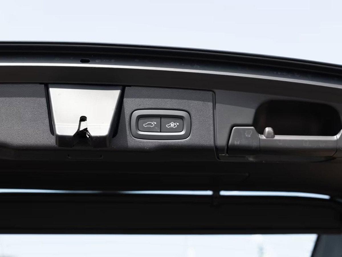 Volvo XC60 B4 automatico Core (19)