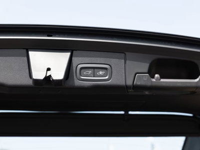 Volvo XC60 B4 automatico Core (19)