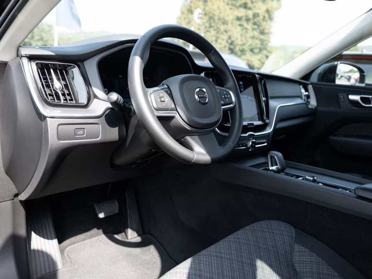Volvo XC60 B4 automatico Core (6)