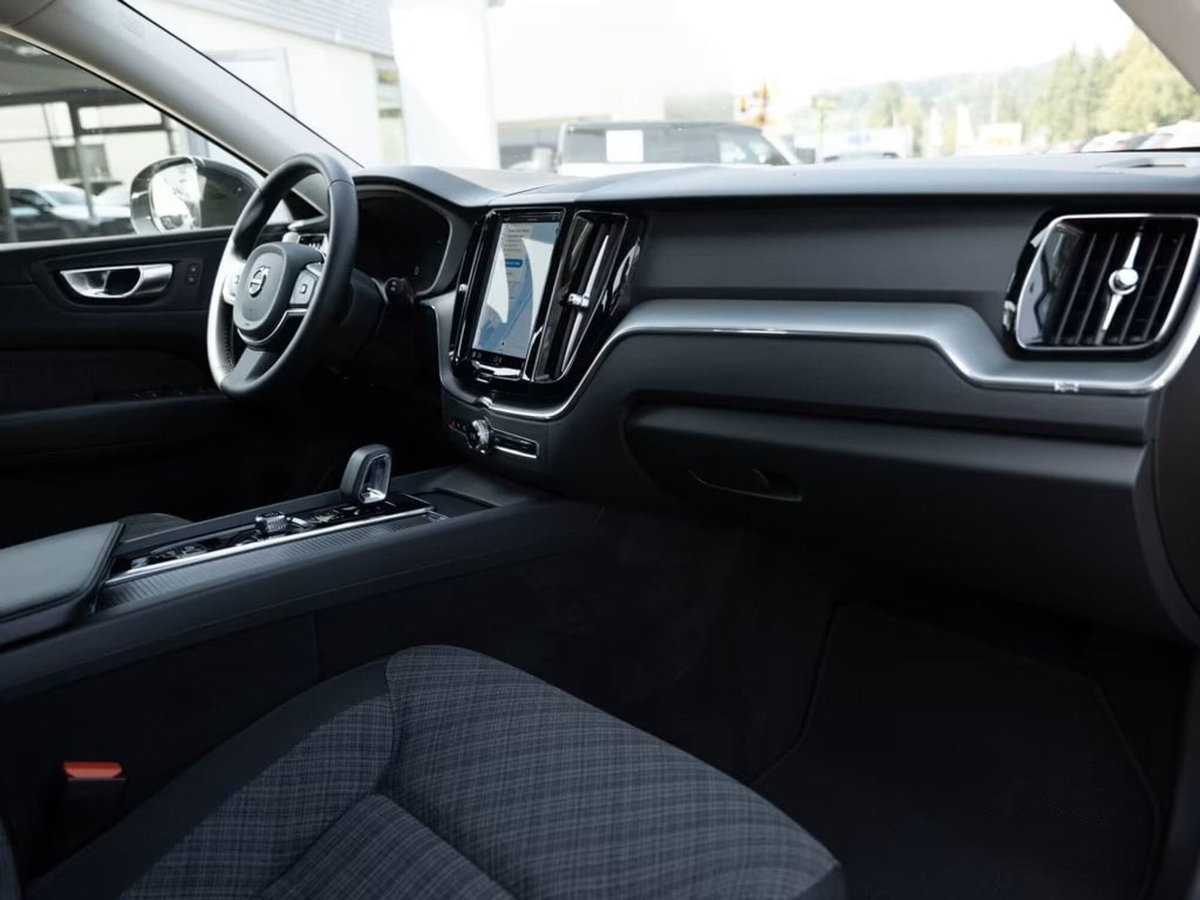Volvo XC60 B4 automatico Core (7)