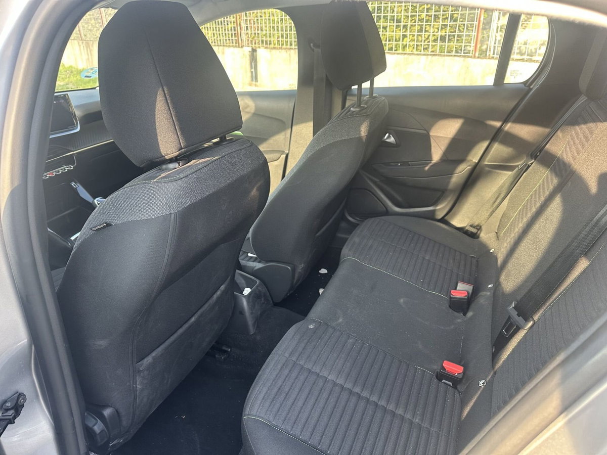 Peugeot 208 PureTech 100 Stop&Start 5 porte Active (14)