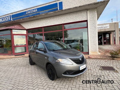 Lancia Ypsilon 1.2 69 CV 5 porte Elefantino Blu usata