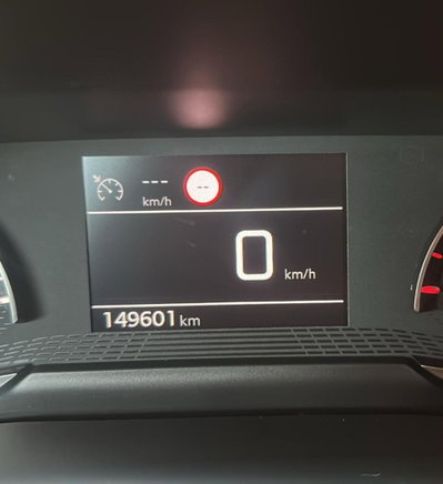 Peugeot 2008 BlueHDi 100 S&S Allure Navi Pack (11)
