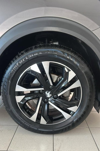 Peugeot 2008 BlueHDi 100 S&S Allure Navi Pack (13)