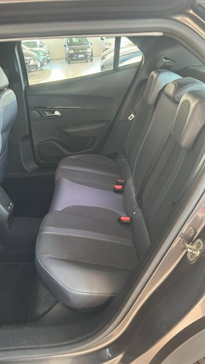 Peugeot 2008 BlueHDi 100 S&S Allure Navi Pack (8)