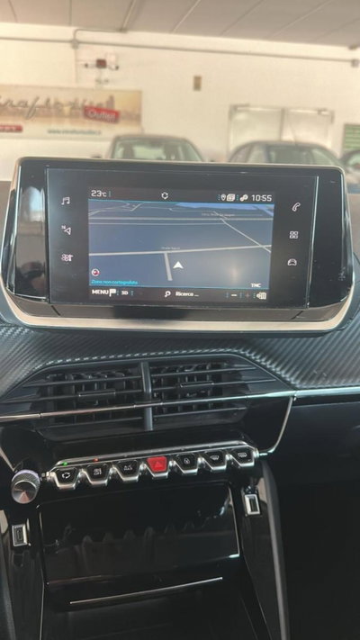 Peugeot 2008 BlueHDi 100 S&S Allure Navi Pack (9)