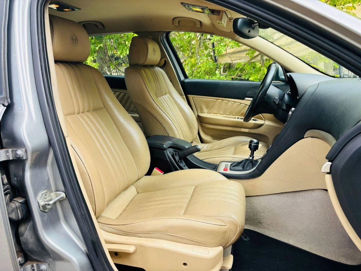 Alfa Romeo 159 SportWagon 1.9 JTDm 16V Sportwagon Distinctive (10)