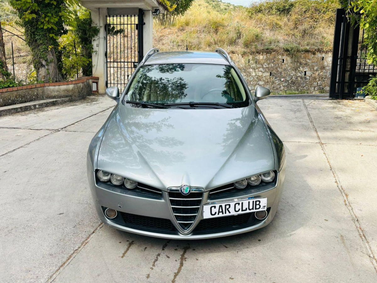 Alfa Romeo 159 SportWagon 1.9 JTDm 16V Sportwagon Distinctive (2)