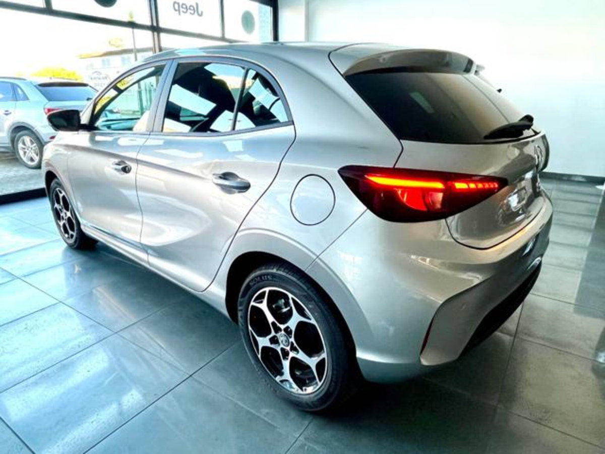 Mg MG3 1.5 hybrid+ Luxury auto (3)