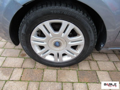 Fiat Idea 1.3 Multijet 16V Emotion (7)