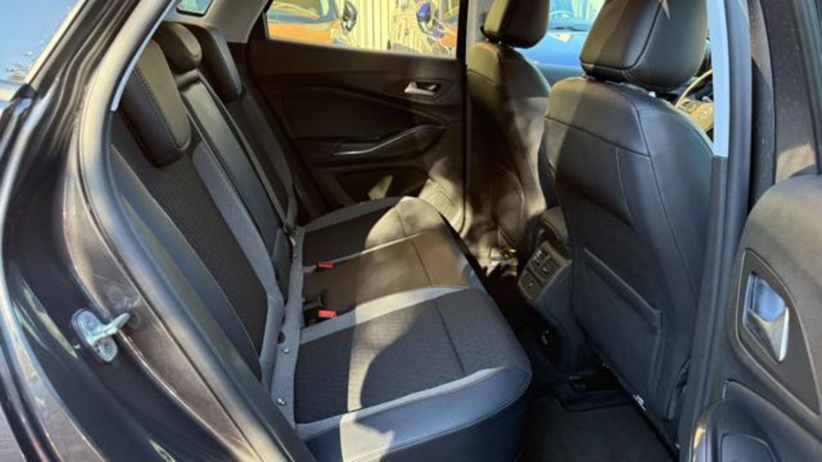 Opel Grandland X 1.6 Turbo 180 CV Start&Stop aut. Elegance (16)