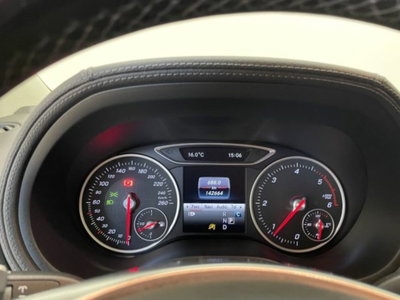 Mercedes-Benz Classe B 180 d Sport (5)
