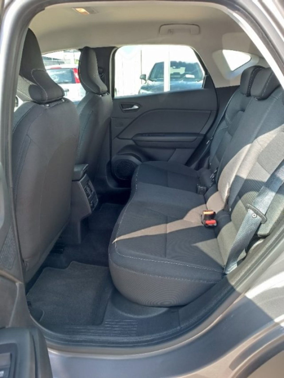 Renault Captur Blue dCi 115 CV EDC Business (16)