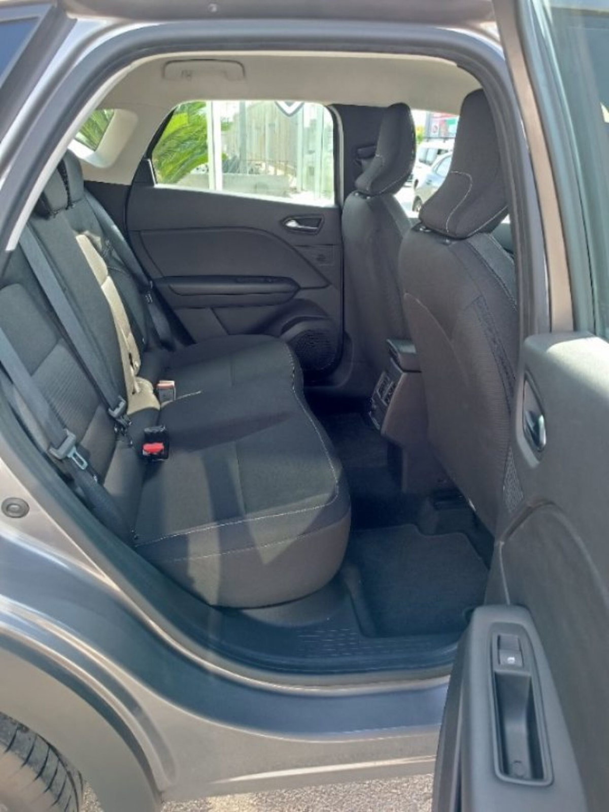 Renault Captur Blue dCi 115 CV EDC Business (17)