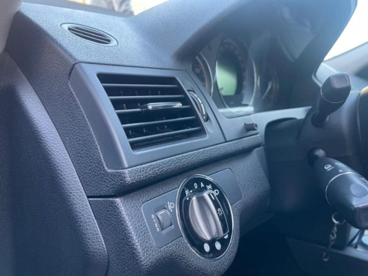 Mercedes-Benz Classe C 220 CDI Eleg. (14)