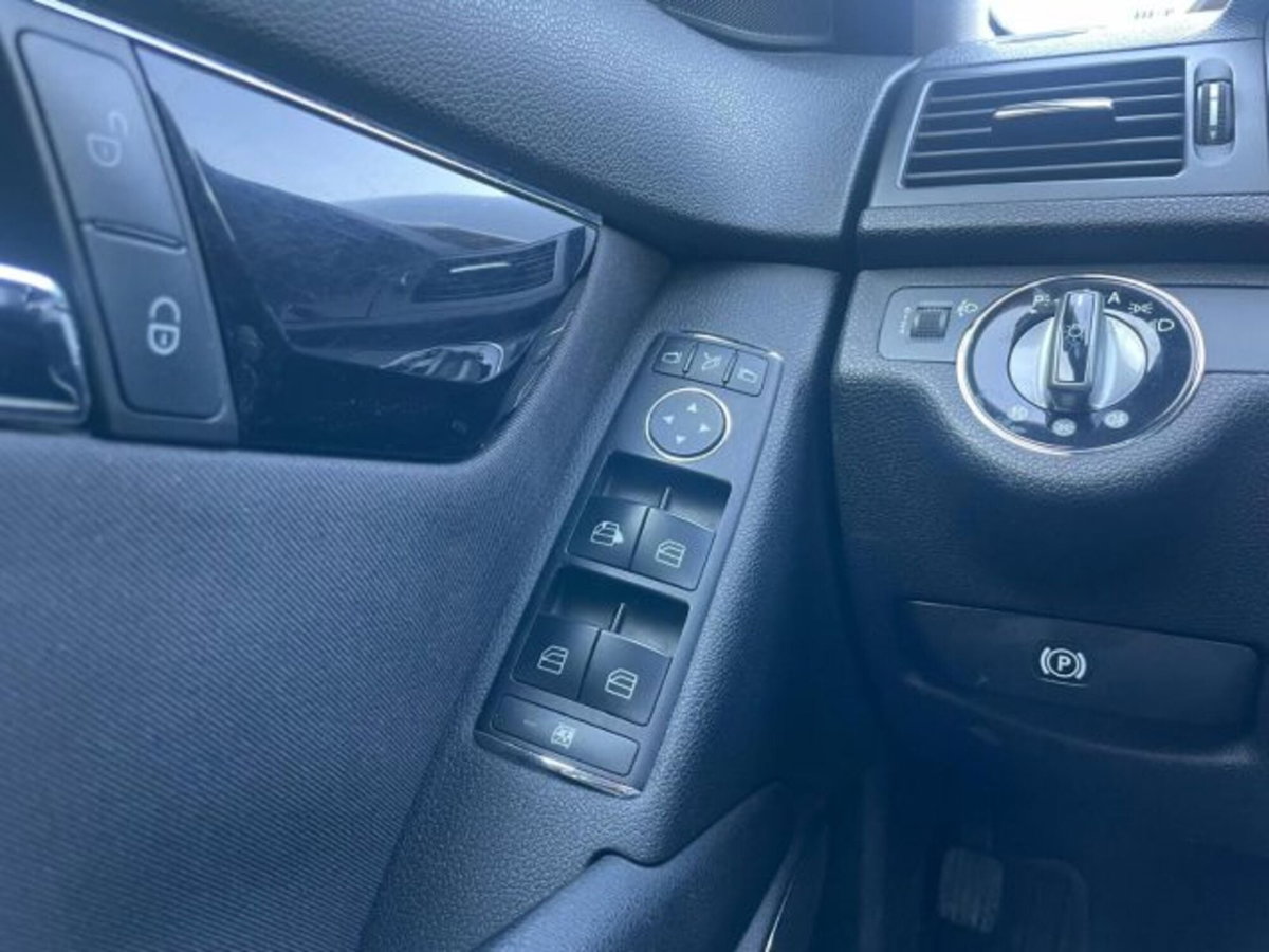 Mercedes-Benz Classe C 220 CDI Eleg. (10)