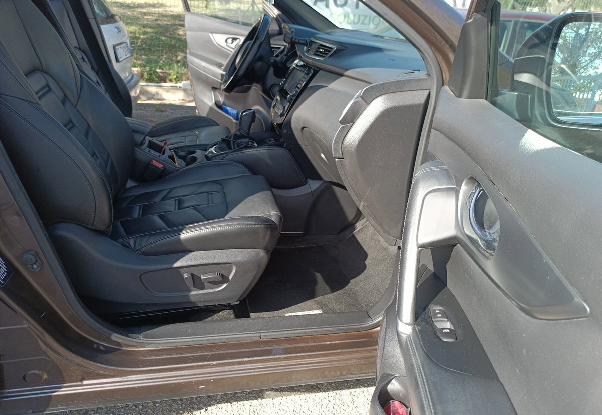 Nissan Qashqai 1.6 dCi 2WD Tekna (11)