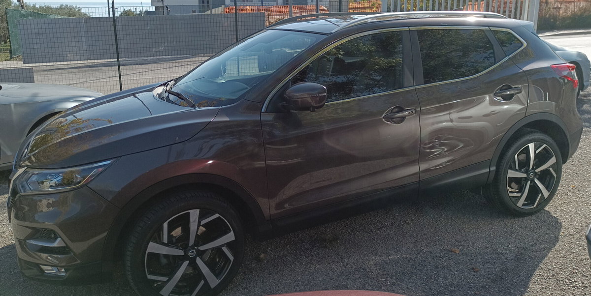 Nissan Qashqai 1.6 dCi 2WD Tekna (3)