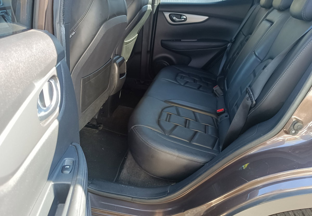 Nissan Qashqai 1.6 dCi 2WD Tekna (6)