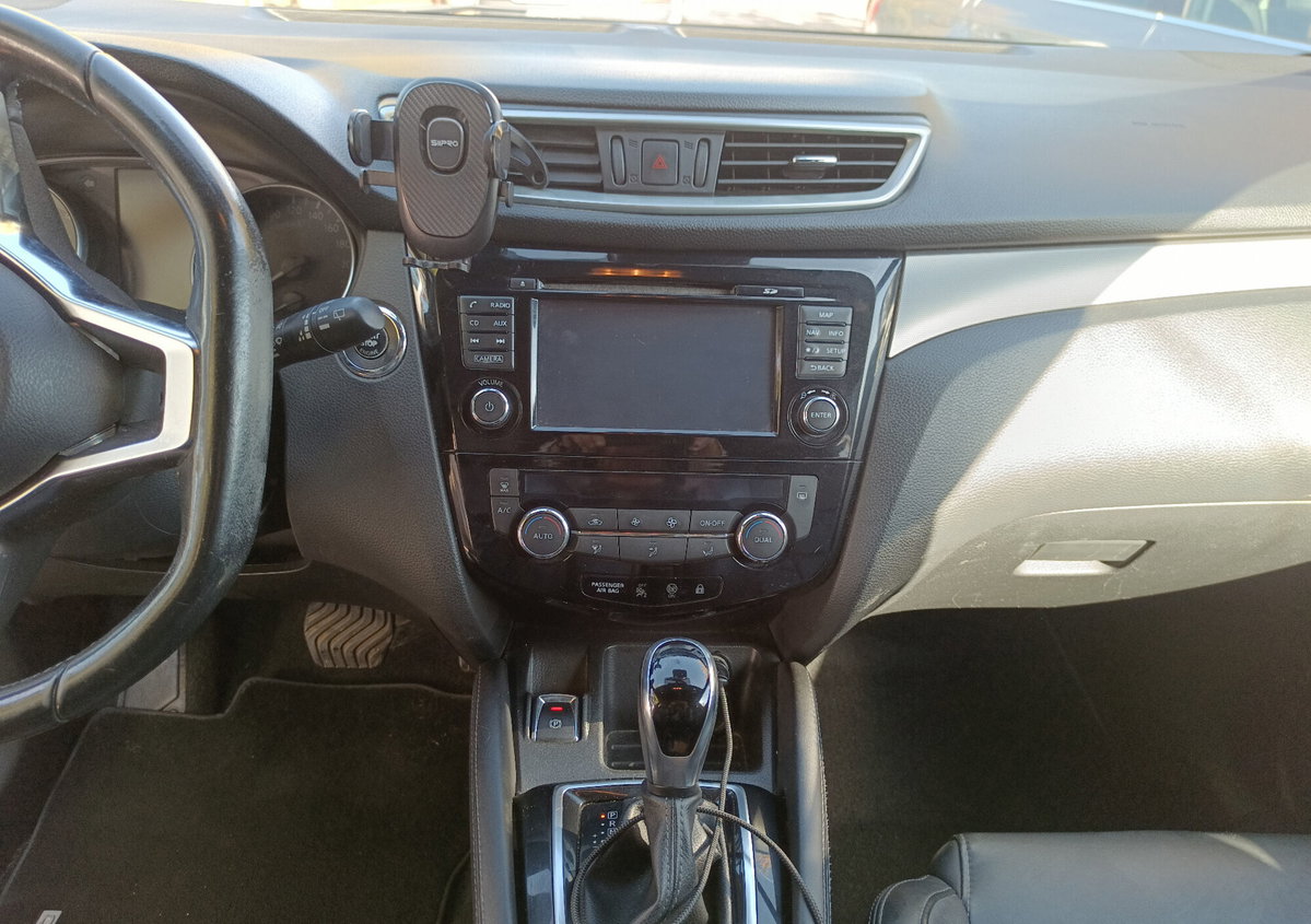 Nissan Qashqai 1.6 dCi 2WD Tekna (8)