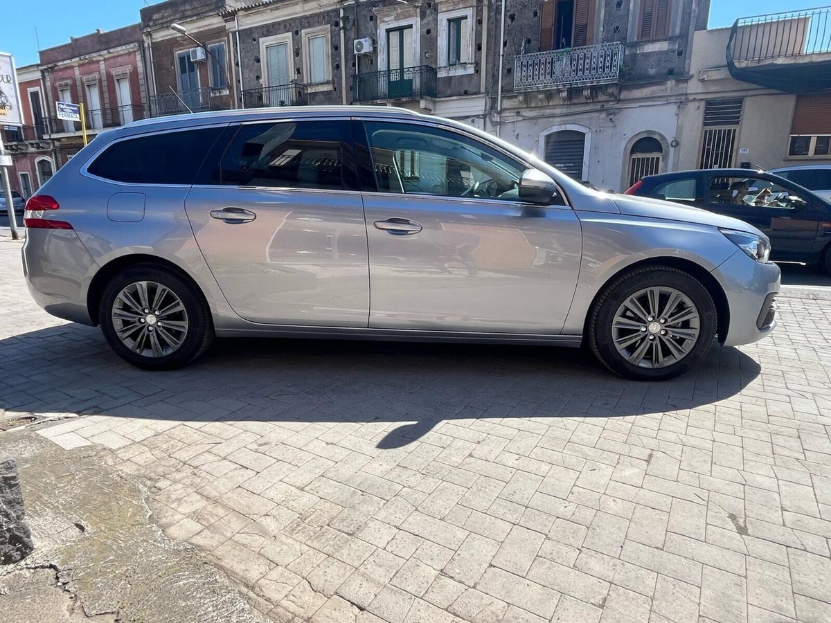Peugeot 308 SW BlueHDi 130 S&S EAT8 Allure Pack (4)