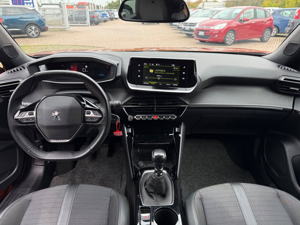 Peugeot 2008 PureTech 100 S&S Allure Pack (11)