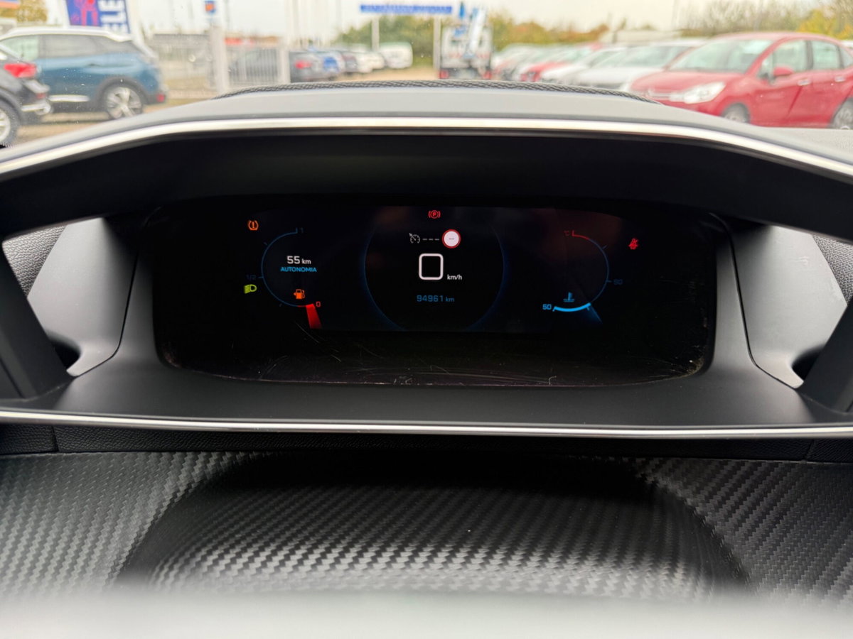 Peugeot 2008 PureTech 100 S&S Allure Pack (14)