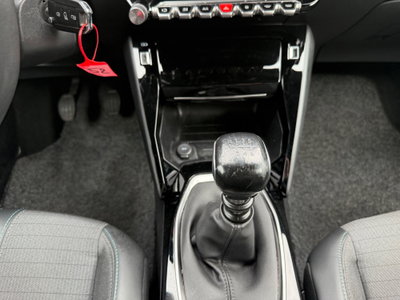 Peugeot 2008 PureTech 100 S&S Allure Pack (15)