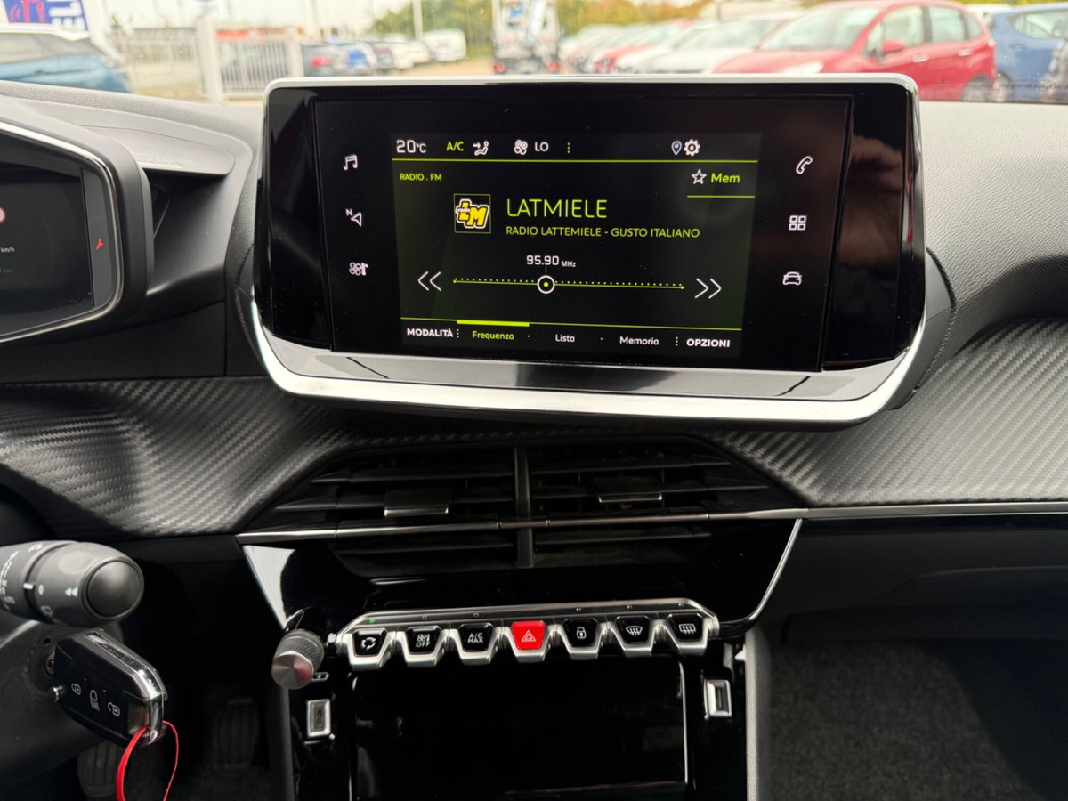 Peugeot 2008 PureTech 100 S&S Allure Pack (16)