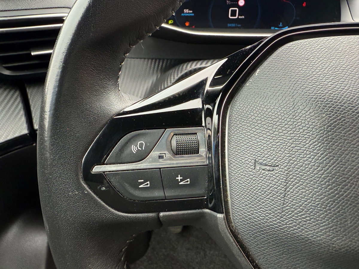 Peugeot 2008 PureTech 100 S&S Allure Pack (17)