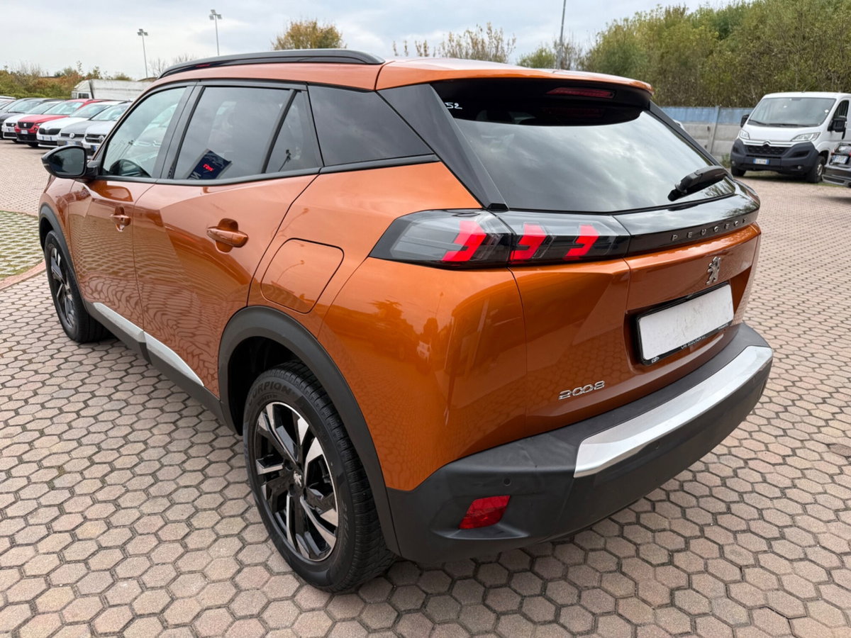 Peugeot 2008 PureTech 100 S&S Allure Pack (5)