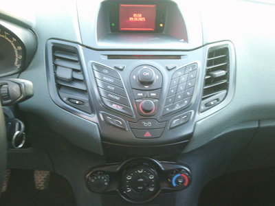 Ford Fiesta 1.4 TDCi 68CV 3 porte Titanium (6)