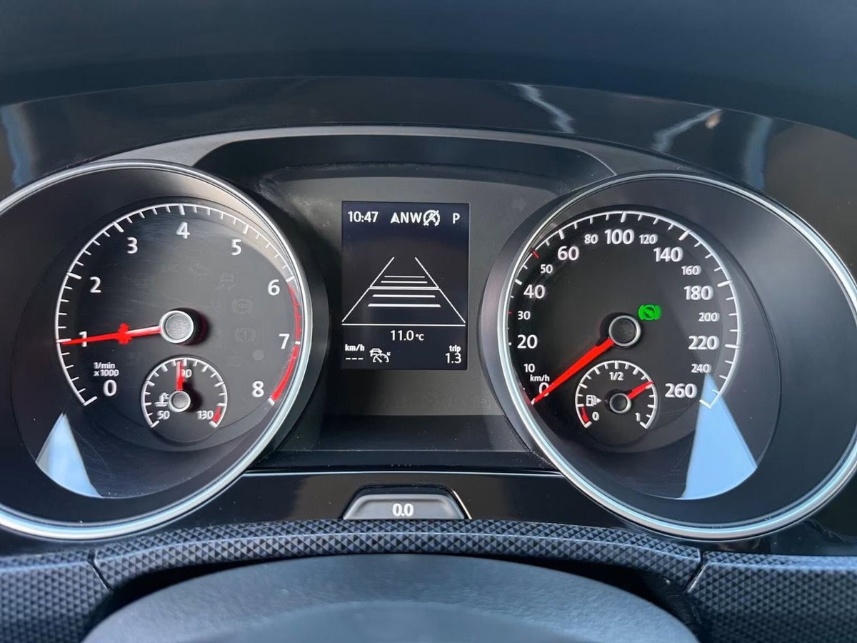 Volkswagen Touran 1.5 tsi Edition 150cv dsg (11)