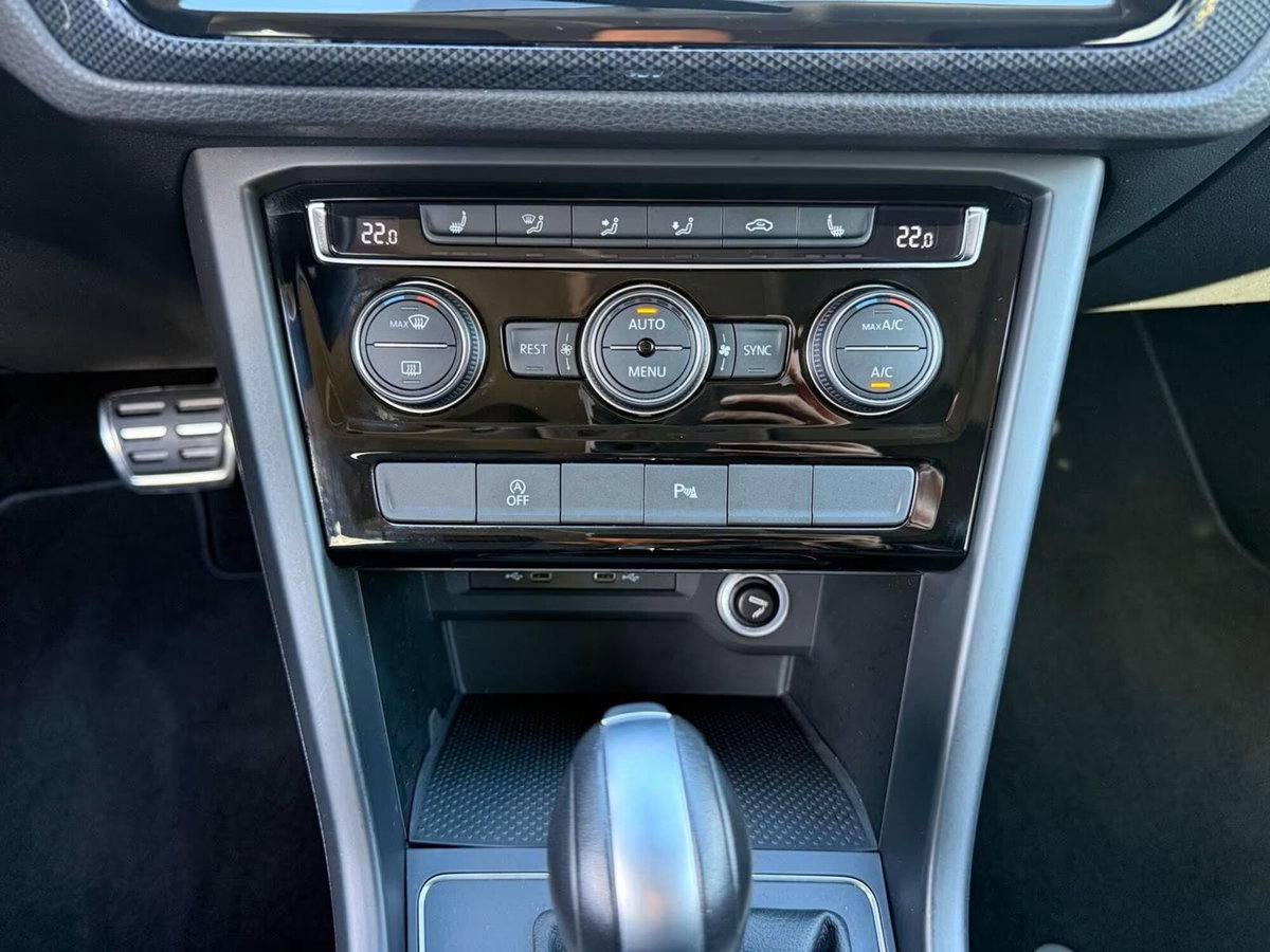 Volkswagen Touran 1.5 tsi Edition 150cv dsg (14)