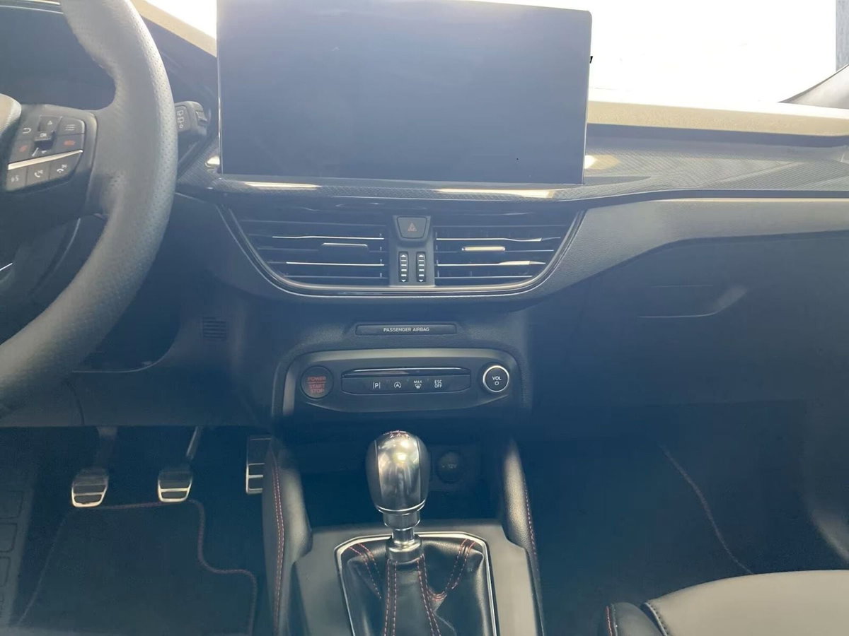 Ford Focus 2.3 EcoBoost 280 CV 5p. ST (11)