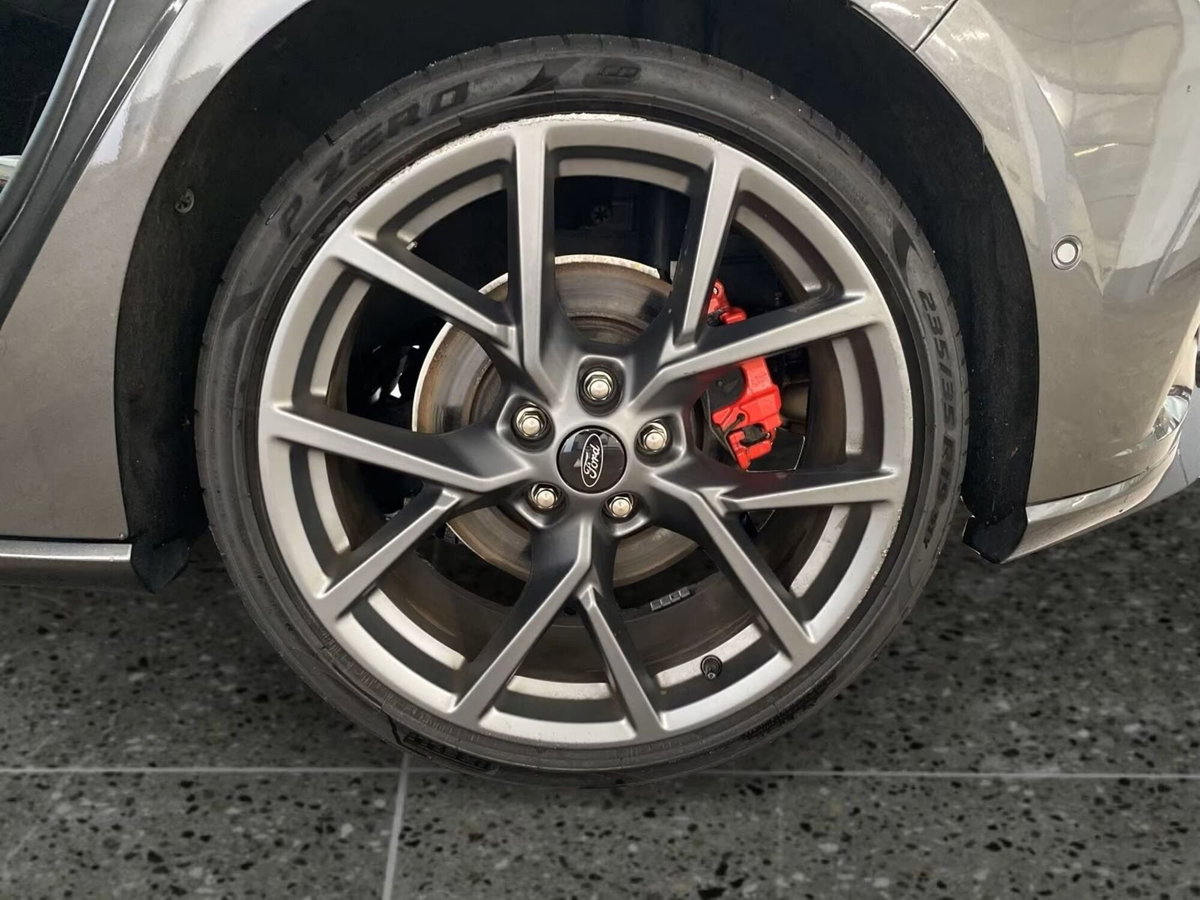 Ford Focus 2.3 EcoBoost 280 CV 5p. ST (12)