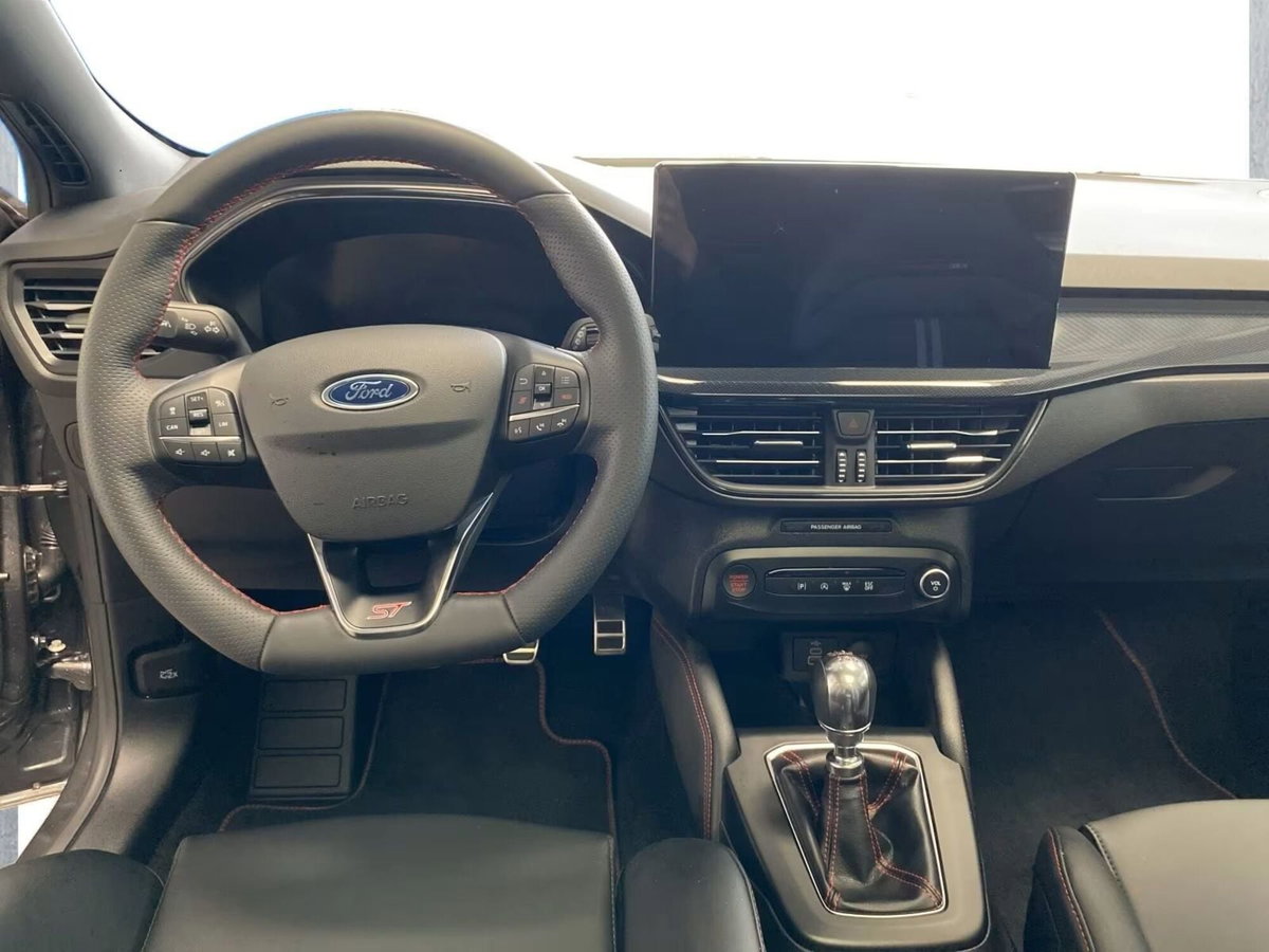 Ford Focus 2.3 EcoBoost 280 CV 5p. ST (7)