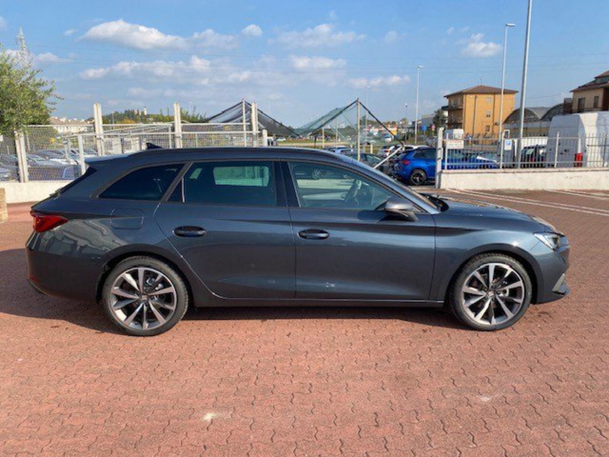 SEAT Leon ST Sportstourer 1.5 hybrid FR 116cv dsg (7)