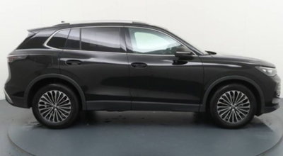 Volkswagen Tiguan 1.5 etsi Elegance 150cv dsg (4)